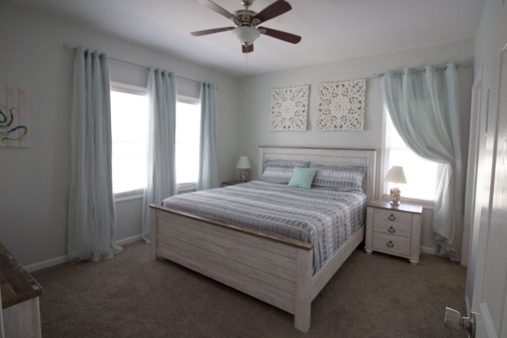 4 Bedroom 2 Bath Condo 2 Blocks from Beach and Boards