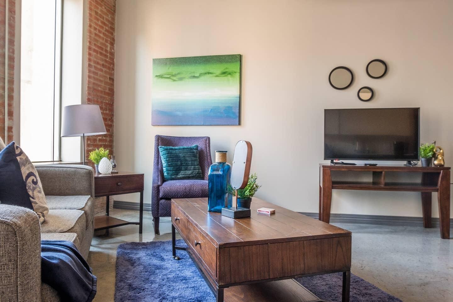Frontdesk | Coastal Casual @ Historic Loft 1BR