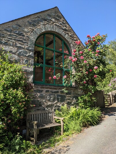 Country Holiday Rental  with grounds