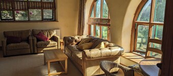 Neu auf dem Markt Large Country Holiday Rental 