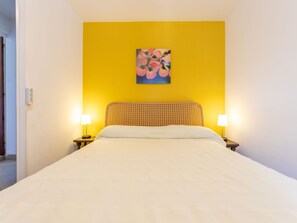 3 bedrooms, iron/ironing board, travel cot, free WiFi