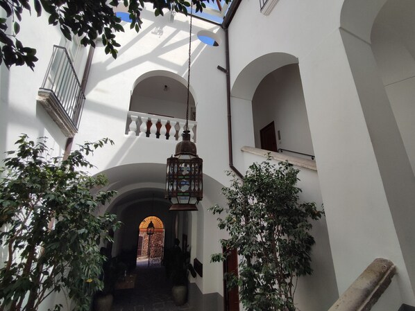 Property grounds - Henry House (Sorrento)