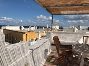 Terrace/patio - Gallipoli, sleeps 4, walking beach, sea view terrace.  (Gallipoli)