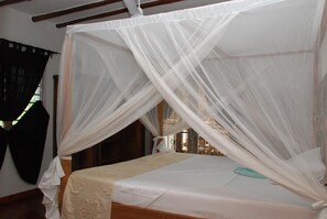 8 bedrooms, internet
