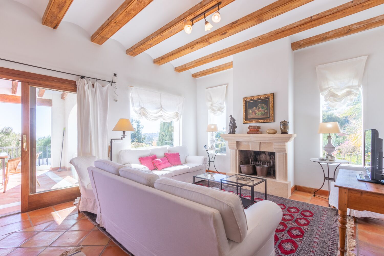 La Aldaba, luxurious Ibizan villa with sea views, offers May