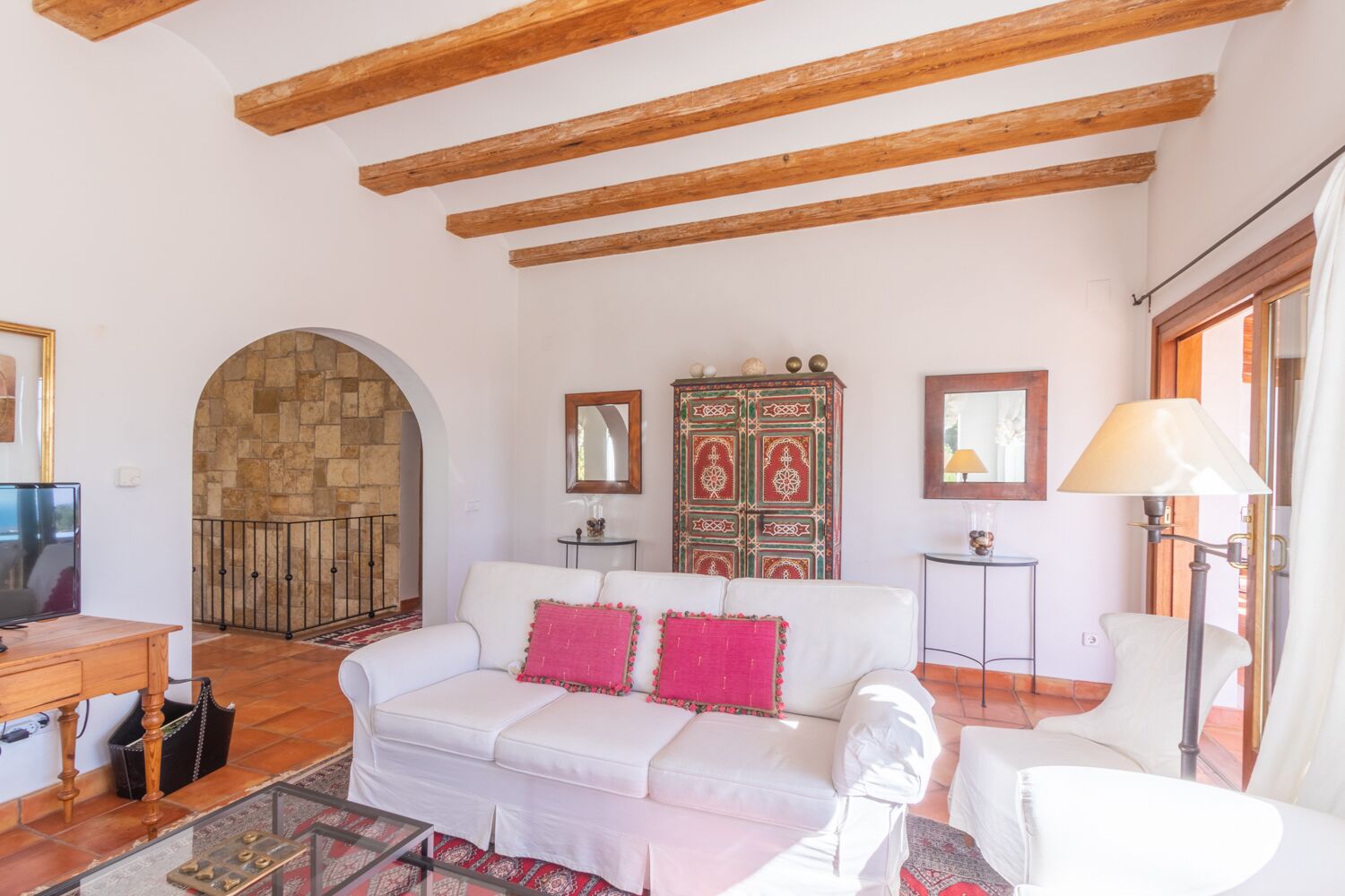 La Aldaba, luxurious Ibizan villa with sea views, offers May