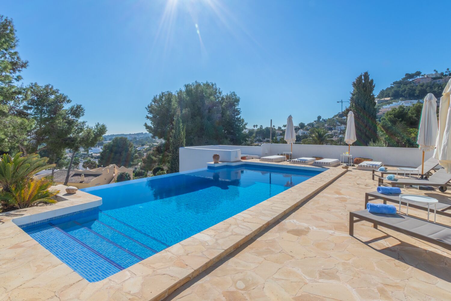La Aldaba, luxurious Ibizan villa with sea views, offers May