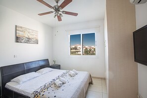 2 bedrooms, in-room safe, iron/ironing board, free WiFi