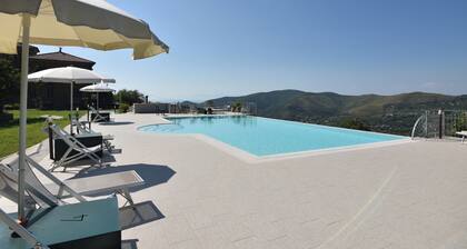 Farmhouse with infinity pool: A unique experience-Onice