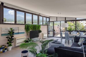 スマートテレビ、卓球台