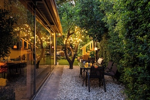 Outdoor dining - Luxury Panoramic Loft near Taormina/Catania/Mount Etna by SicilianRelaxingHomes (Giarre)
