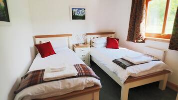 2 bedrooms, iron/ironing board, bed sheets