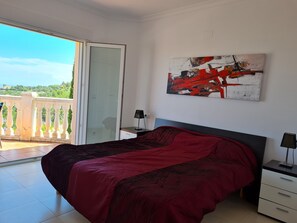 3 chambres, accĂšs Internet, draps fournis