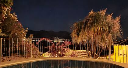 Executive Villa, voll klimatisiert mit eigenem Pool, Berg- und Meerblick