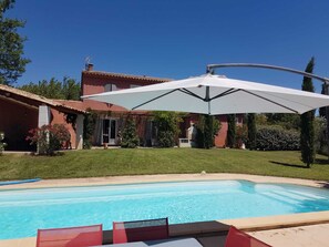 A heated pool - Roussillon:Large Provencal villa in a quiet location-Private pool (Roussillon)