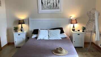 4 chambres, coffres-forts dans les chambres, bureau