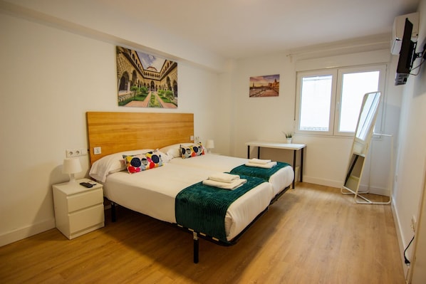 4 bedrooms, WiFi, bed sheets