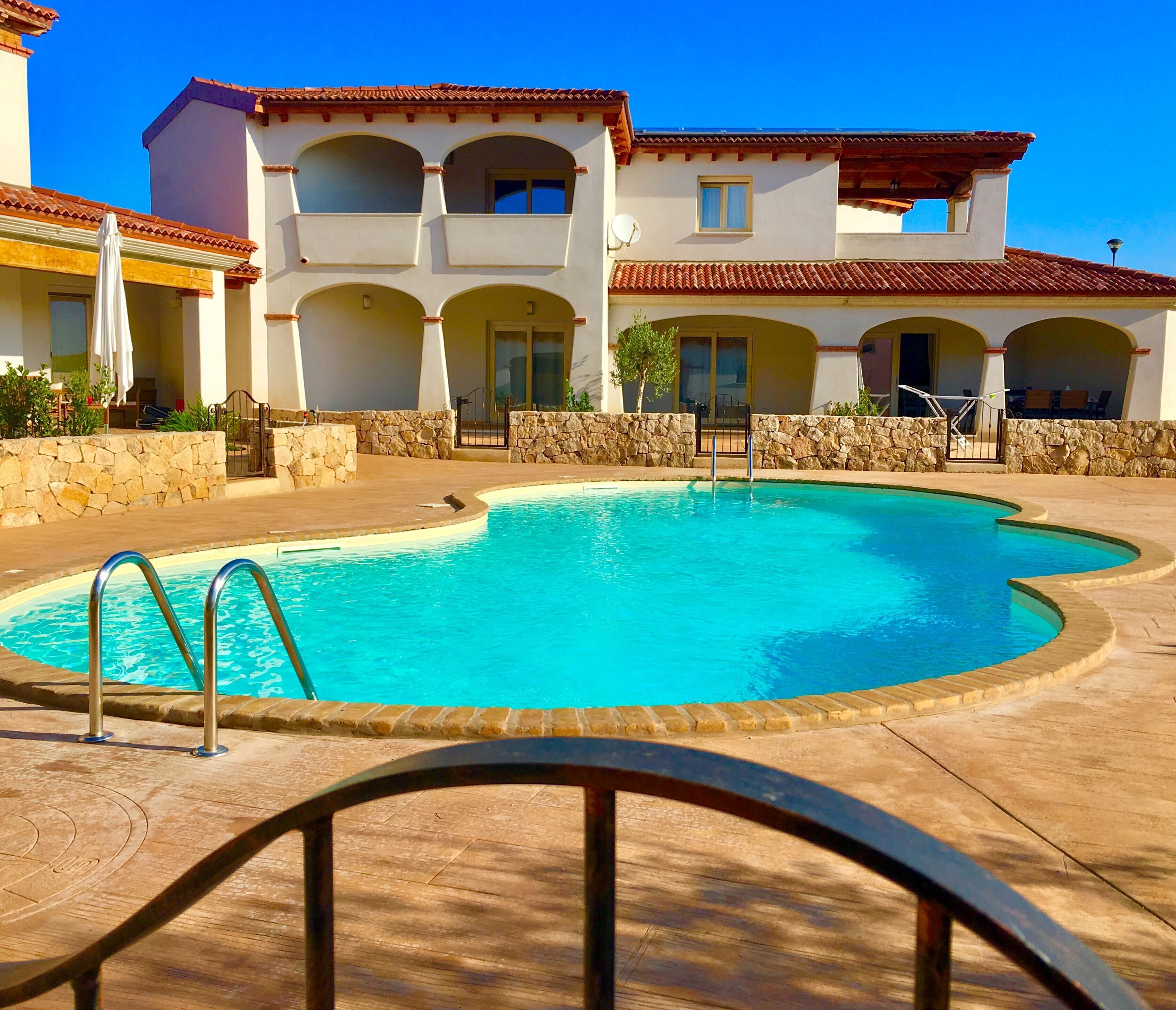 Brand New 2 Bed Apartment, Private Garden Areas, Family Friendly