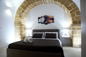 2 chambres, fer et planche à repasser, Wi-Fi, draps fournis