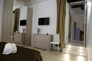 2 chambres, fer et planche à repasser, Wi-Fi, draps fournis