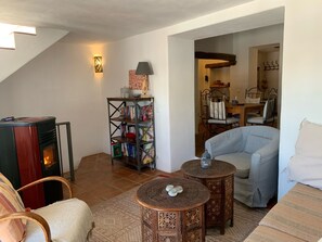 Smart TV, fireplace, books, stereo - Fabulous traditional townhouse with roof terrace (Competa)