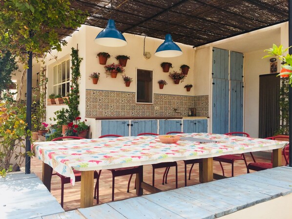 Outdoor dining