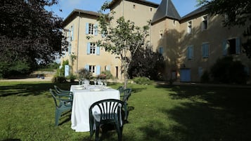 Servei de restauració a l'aire lliure