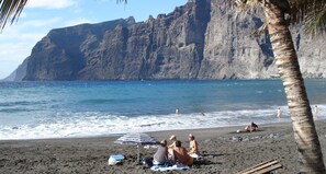 Beach nearby, sun loungers, beach towels - APARTMENT WITH SEA VIEWS AND FANTASTIC SUNSHINE (Santiago del Teide)