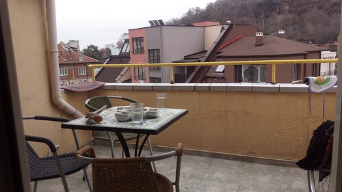 Double and single room in a beautiful house near the center of Plovdiv 