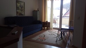 TV - Double and single room in a beautiful house near the center of Plovdiv (Plovdiv)