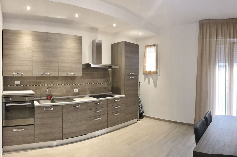 Brand new apartment with parking near Central Station