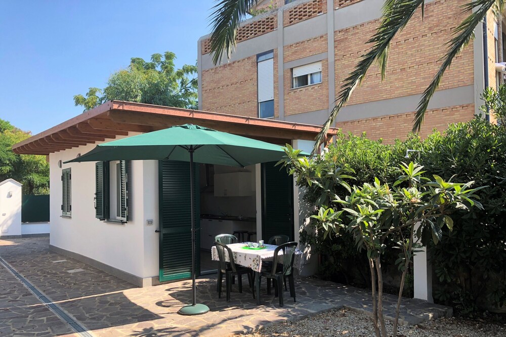 House with a garden close to the beach!