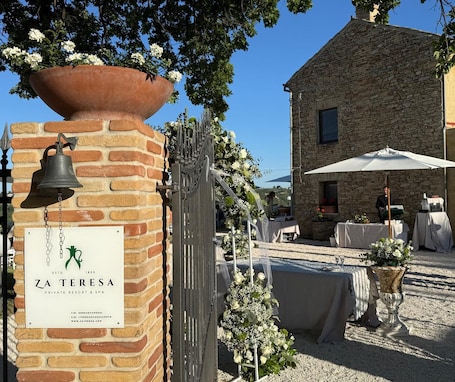 Property grounds. Za Teresa - Napoleonic Private Resort & Spa - Heated Pool included