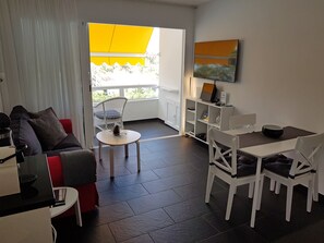 Smart TV, DVD player, music library, stereo