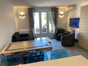 Interior - HOUSE AIR CONDITIONED INTERNET PANORAMIC SEA VIEW BEACH 300M GARAGE (Rayol-Canadel-Sur-Mer)