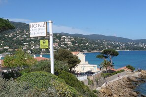 Exterior - HOUSE AIR CONDITIONED INTERNET PANORAMIC SEA VIEW BEACH 300M GARAGE (Rayol-Canadel-Sur-Mer)
