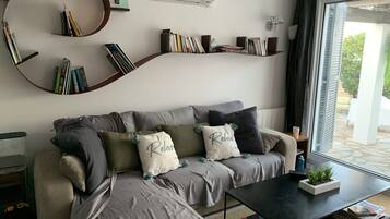 電視、DVD 播放機、書籍、音響