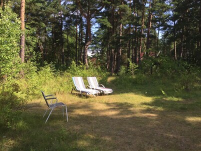 Beachfront classic summer cottage for the family in Ahus. Ideal for families with children