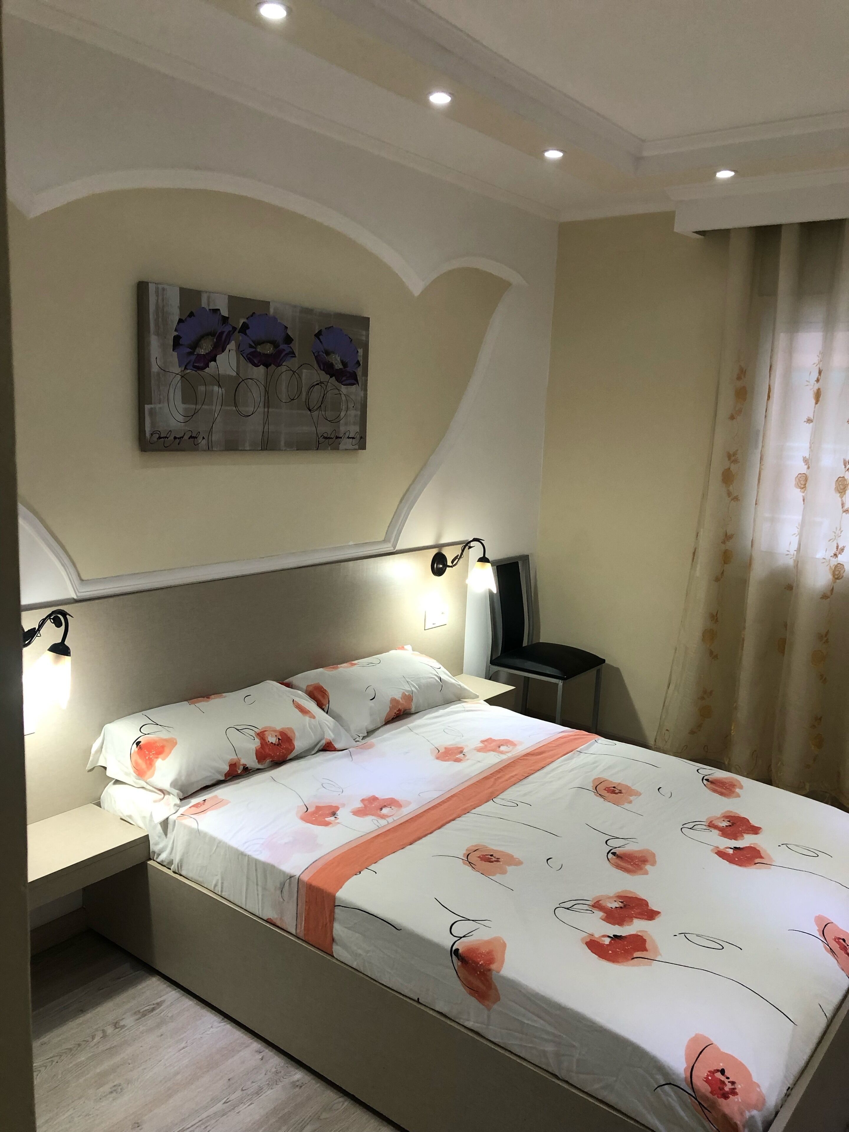 APARTMENT 2 MIN. DEL MAR, WITH PARKING AND POOL 