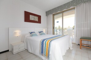 1 chambre, fer et planche à repasser, draps fournis