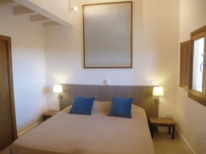 2 dormitorios, tabla de planchar con plancha, wifi y ropa de cama