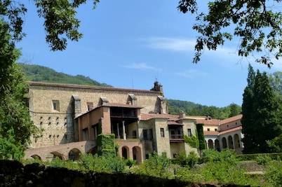 Apartamentos Entre Fuentes 80m2 in historical village Cuacos de Yuste, La Vera