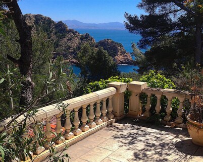 house / villa - 4 rooms - 4/6 persons en Provence dans calanque MARSEILLE (PACA)