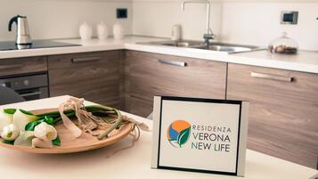 Kühlschrank, Ofen, Herdplatte, Geschirrspüler