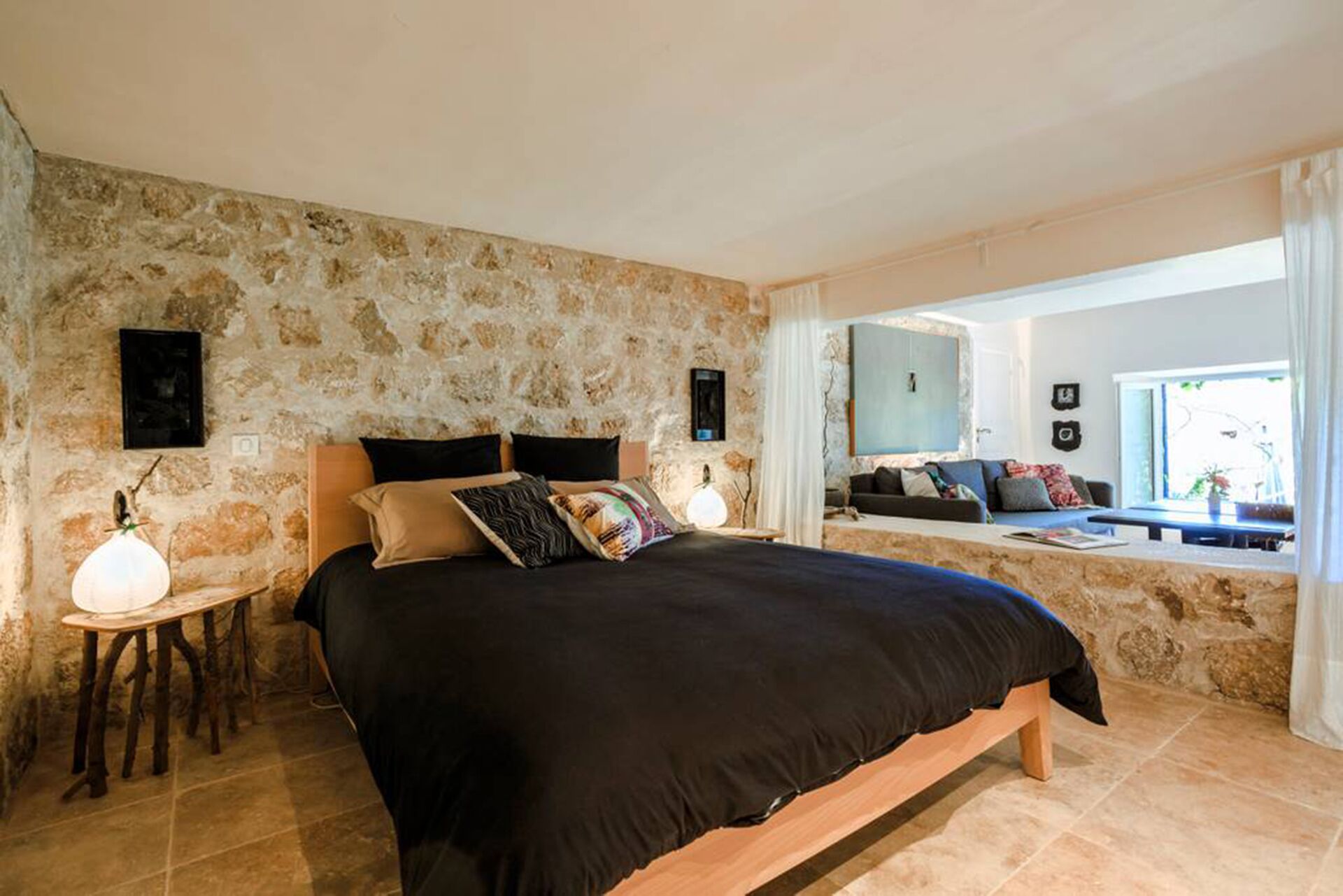 World famous garden offers luxury suite in designer style.