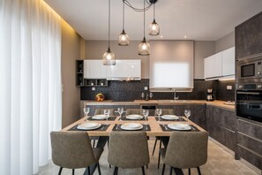 Frigorifero, microonde, forno, lavastoviglie