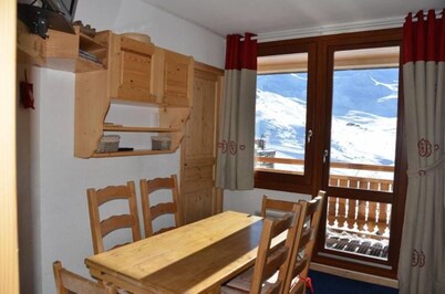 Apartment in central Val Thorens on the slopes - magnificent view!