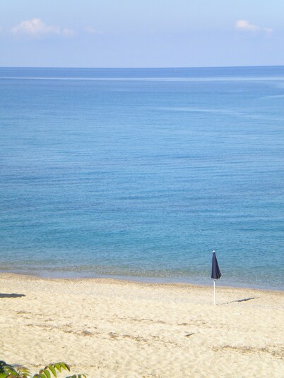 VILLA ONLY 5 METERS FROM THE DIAMOND BEACH (CS) 