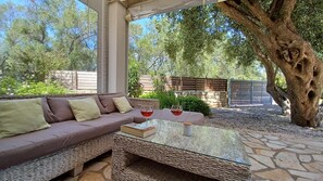 Terrace/patio - NEW - Charming typical house with private pool in an olive garden (Magazia)