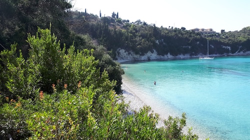 Charmante maison typique avec piscine privée dans un jardin d'oliviers